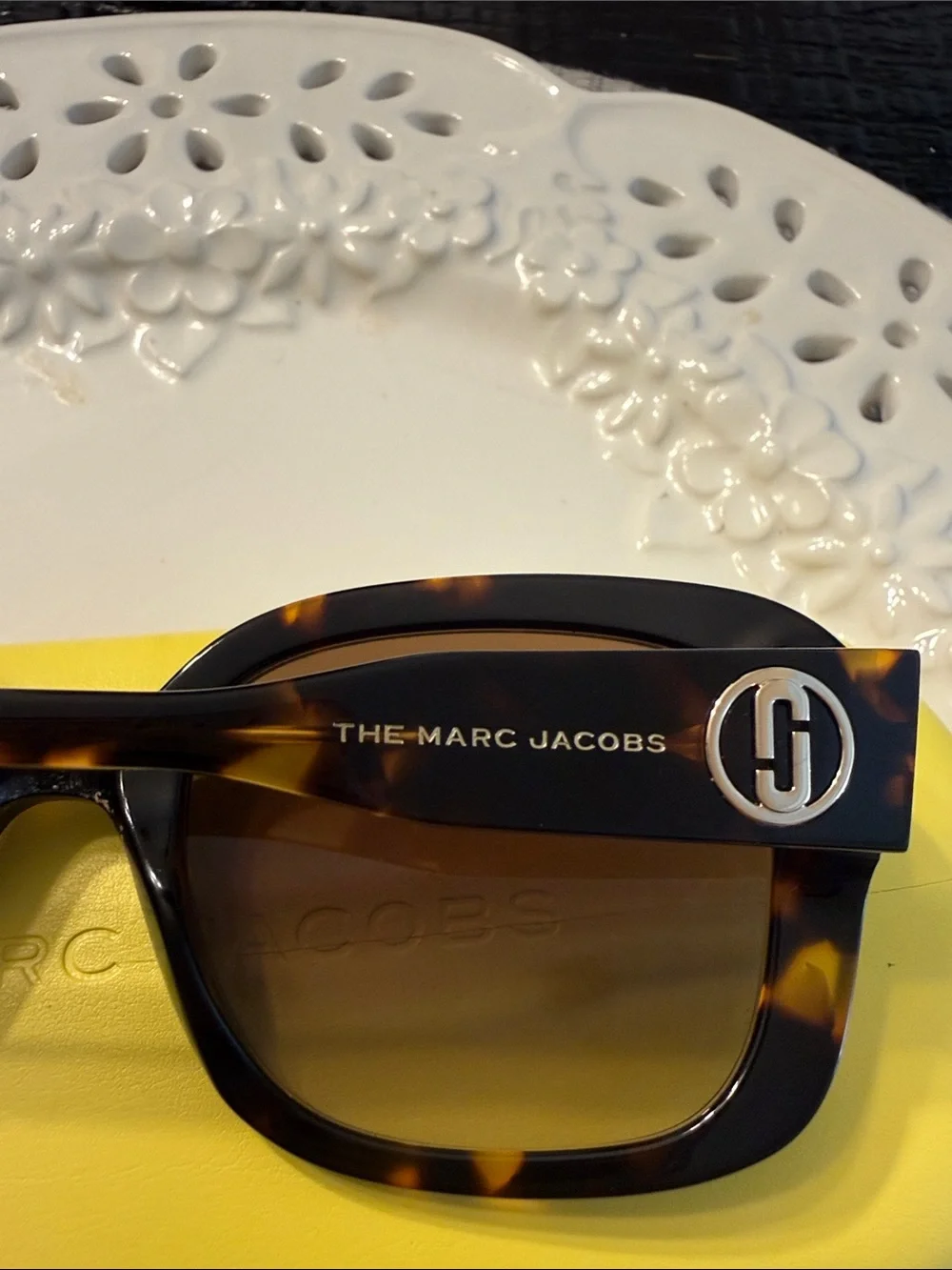 Marc Jacobs Tortoise Frame Sunglasses with Brown-to-Yellow Gradient Lenses
